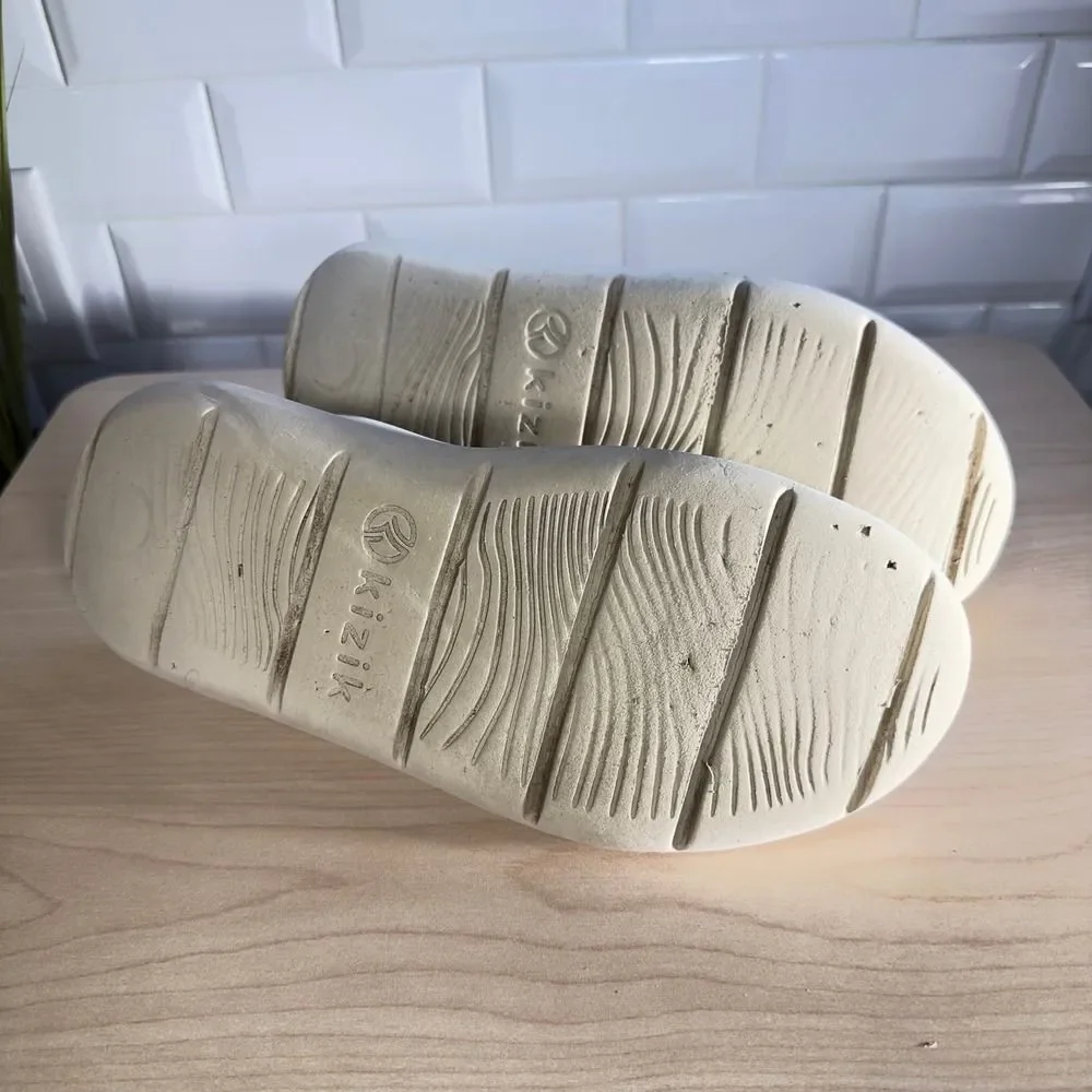 Kizik Sneaker Men's 6 Women's 7.5